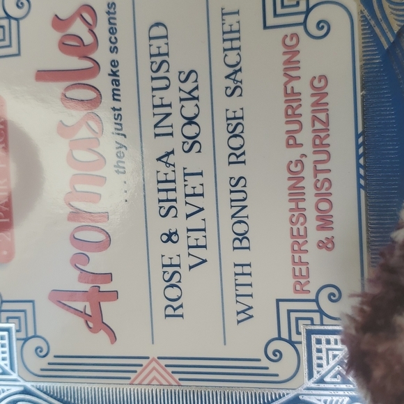 Aromasoles  Rose &Shea  Infused  Velvet Socks - Picture 3 of 7